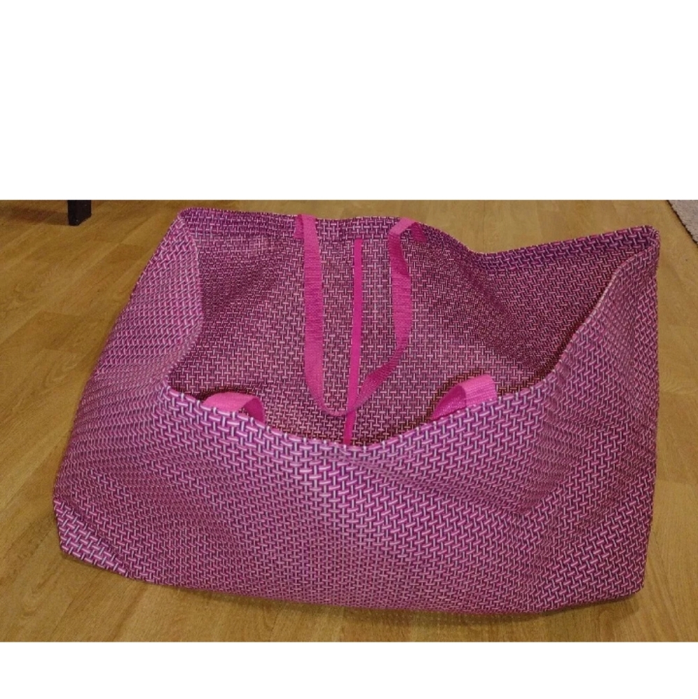 Pink weaved bag,33in x 13.5in